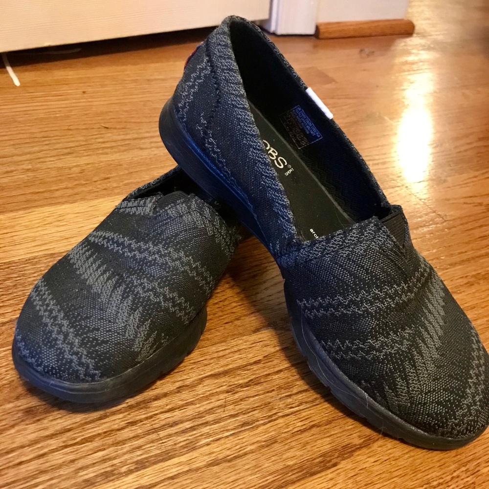 Women’s black and gray shoes